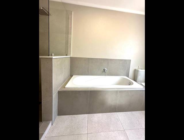 3 BEDROOM HOUSE FOR SALE IN STONEHENGE